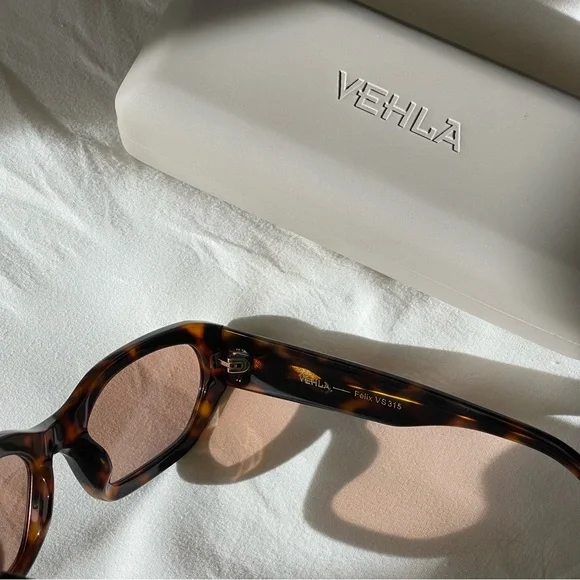 Vehla Felix Sunglasses in Choc Tort/Toffee 🤎✨ - Picture 5 of 16